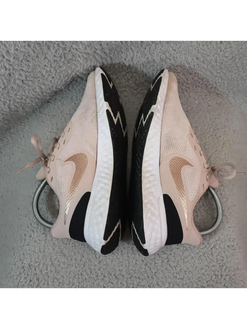 Nike Women sz 8 Revolution 5 BQ3207-600 Pink Running Gym